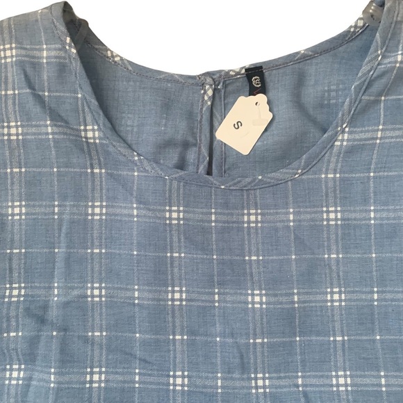 Boutique new with tags plaid and floral print ruffle tunic top size small - Picture 3 of 6